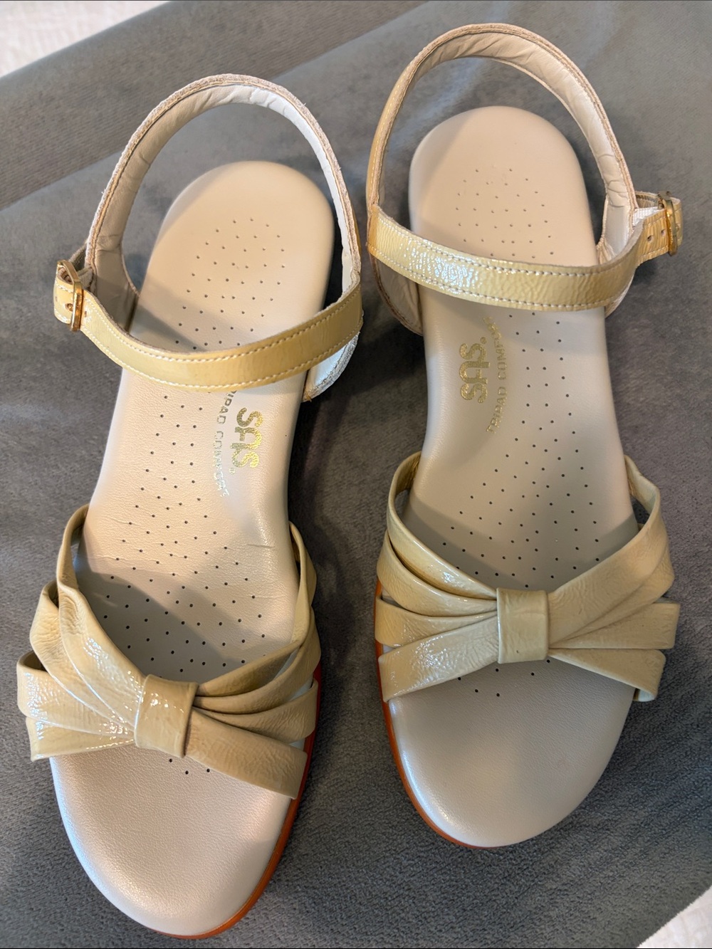 SAS Women's Bow Front Ankle Strap Sandals in Light Yellow/Cream 7.5M
